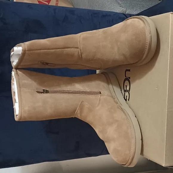 UGG Winter Celvin Shearling Boots in Chestnut