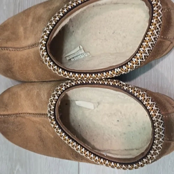 UGG Women Suede Sheepskin Slippers Shoes Sz 6 Mule Clog