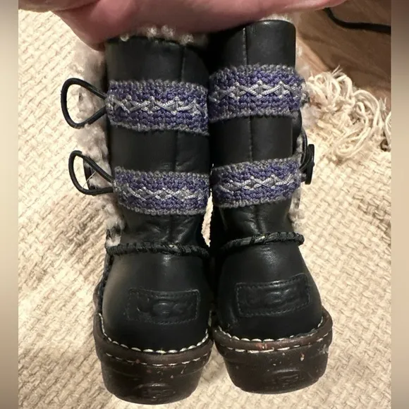 UGG WOMENS COVE BLACK LEATHER WINTER ANCLE BOOTS NWOB SIZE 5 S/N 3336