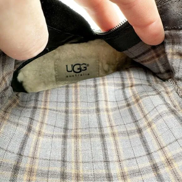 Ugg Women’s Lou Leather/Suede Low Boot Black w/Sheepskin Insole Size 5.5
