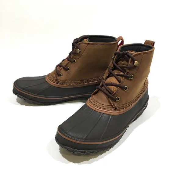 UGG Zetik Waterproof Duck Boots -Chestnut Leather -Men’s US 8.5 -NEW