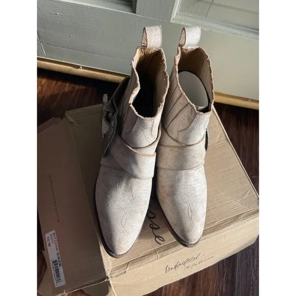 Understated Leather Matisse biker boots womens 10