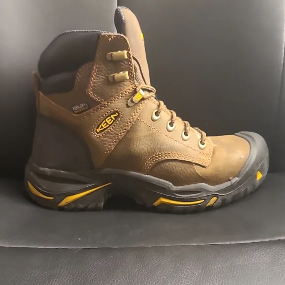 USA MADE Keen Brown Boots with High-Top Ankle Support and Steal Toe Front!