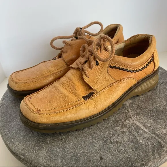 Valentino Vintage Light Brown Leather Lace Up Shoes