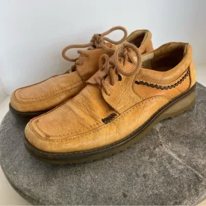 Valentino Vintage Light Brown Leather Lace Up Shoes