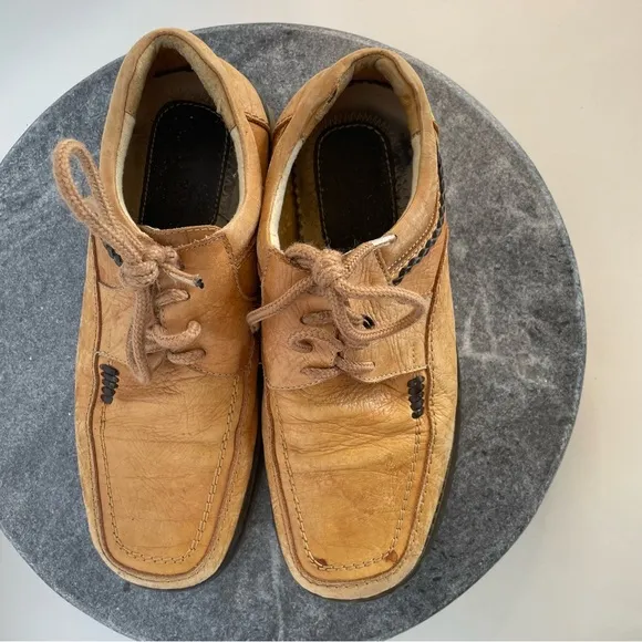 Valentino Vintage Light Brown Leather Lace Up Shoes
