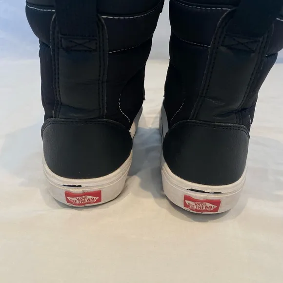 VANS Cruiser V Vansguard MTE - Kids Snow Boots - Black / White Toddler Size 12
