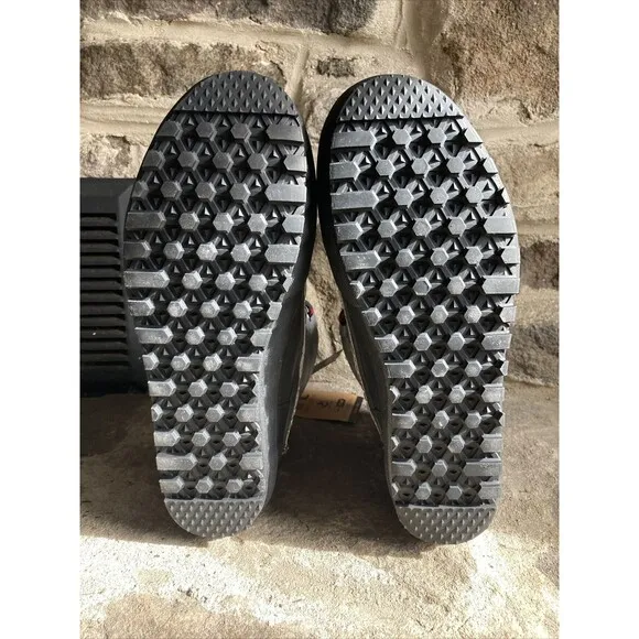 Vans Standard Mid Snow MTE Grey/Black Winter Waterproof Boots Men Size 9.5 New