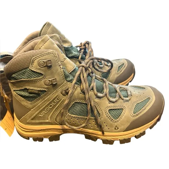 Vasque Breeze Women’s Hiking Trail Boots Brand New