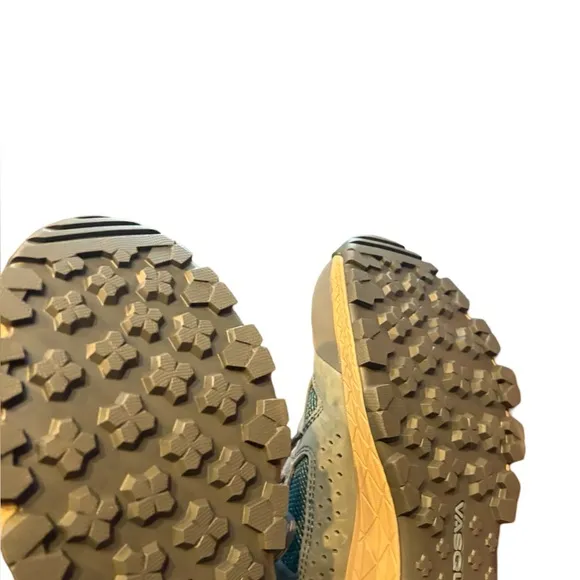 Vasque Breeze Women’s Hiking Trail Boots Brand New