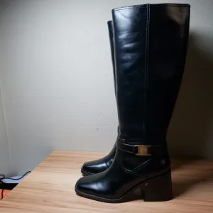 Vince Camuto Women's 8.5 Sherea Faux Leather Tall Riding Boots Black Equestrian