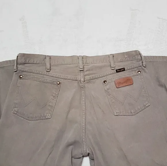 𝅺VINTAGE 1980s Wrangler Beige Tan USA Made High Waisted Butt Hugging Mom Jeans