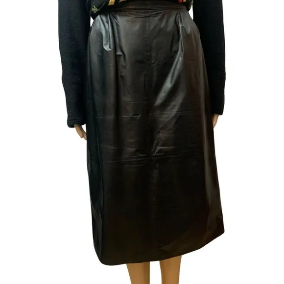 Vintage 80’s Saks Fifth Avenue Black Leather Below The Knee Straight Lined Skirt
