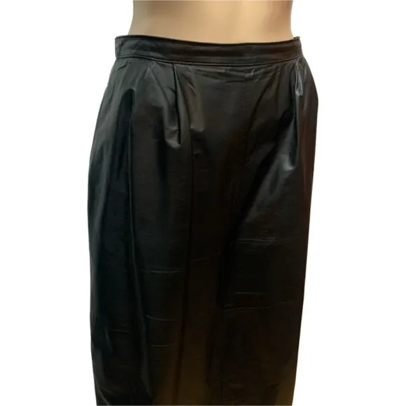 Vintage 80’s Saks Fifth Avenue Black Leather Below The Knee Straight Lined Skirt