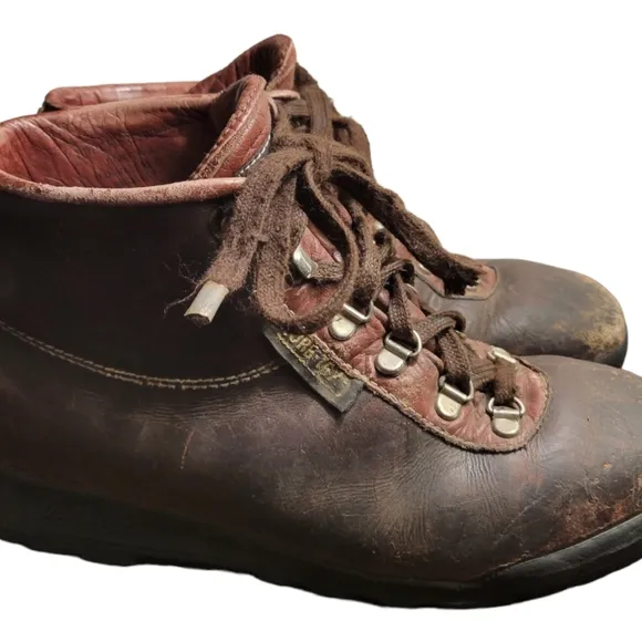 Vintage Womens Hiking Boots By Vasque/Genuine Cow Hide Lace Up Boots Size 8M