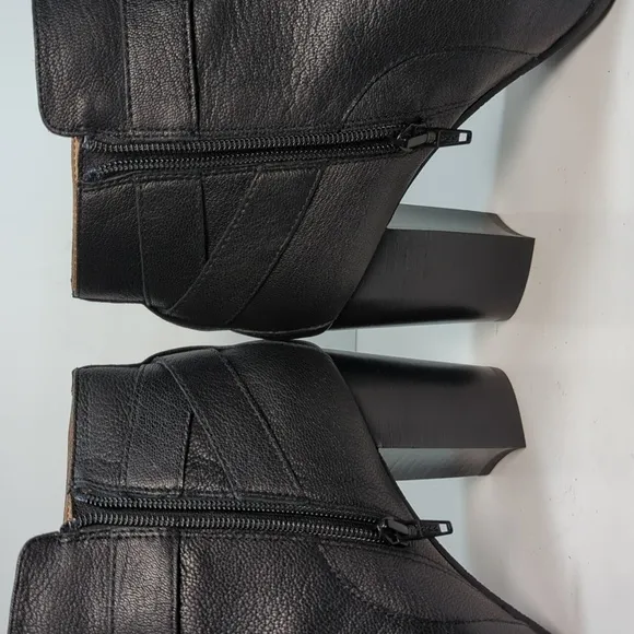Vionic Alison Black Leather Ankle Bootie boots womans size 9W. EU 41