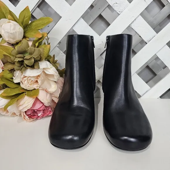 Vionic Sibley Leather Boots Size 8.5