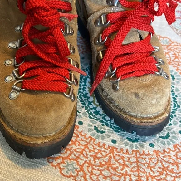 VTG COLORADO RED LACE MOUNTAIN HIKING BOOTS