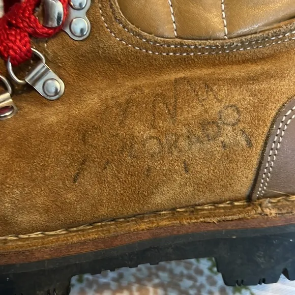 VTG COLORADO RED LACE MOUNTAIN HIKING BOOTS