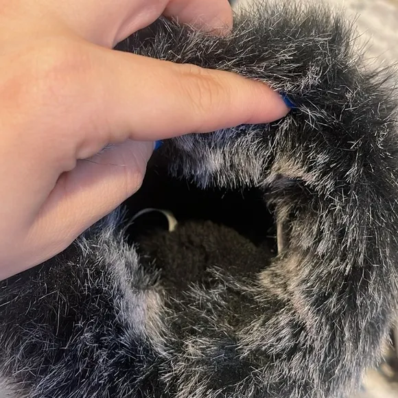 Winter boots with fur black