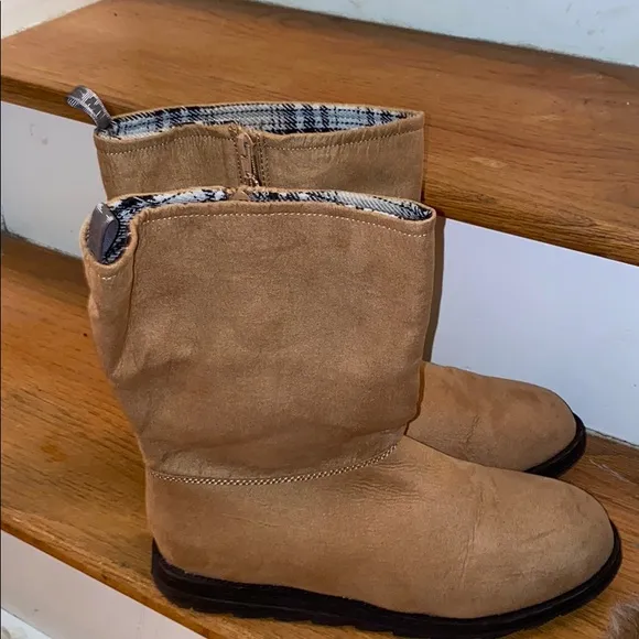 Winter Boots (worn once)
