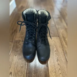 Women’s Caterpillar CAT Winter Alexi Combat Boots Black. Ankle Boots US 7/EU 38.
