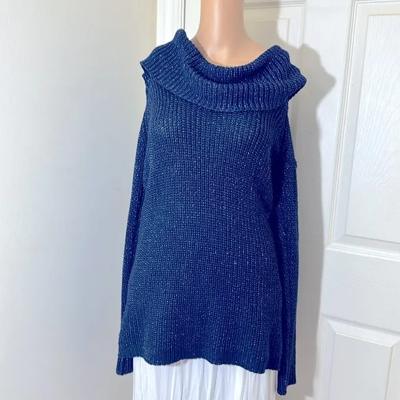Women’s Navy Blue Cold Shoulders Sweater Size Large