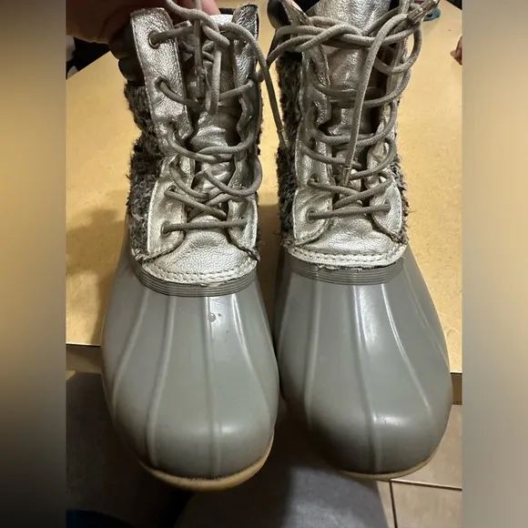 Women's Sam Edelman CaldwellDuck Boots Grey &amp; Silver Size 8 snow boots