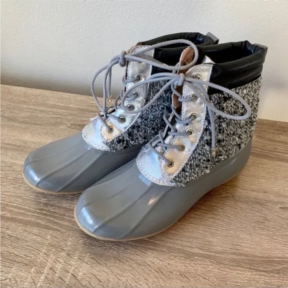 Women's Sam Edelman CaldwellDuck Boots Grey &amp; Silver Size 8 snow boots