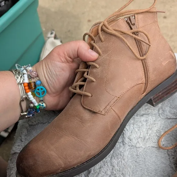 Women's Vionic Brown Leather Zip Up Boots Size 9