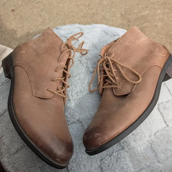 Women's Vionic Brown Leather Zip Up Boots Size 9