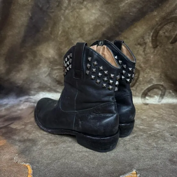 Y2K juicy couture indie sleaze grunge leather rock studded cowgirl western boot