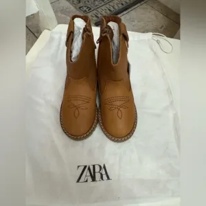 Zara Kids embroidered leather boots size 9