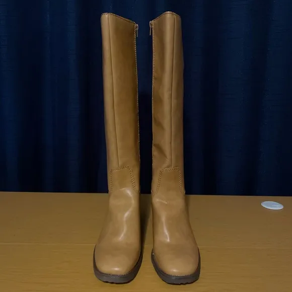 Zodiac Cindy Knee High Boot Campus