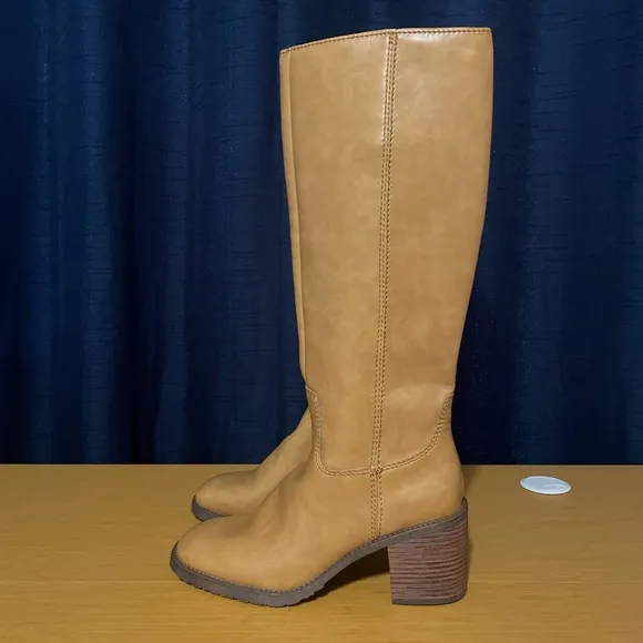 Zodiac Cindy Knee High Boot Campus